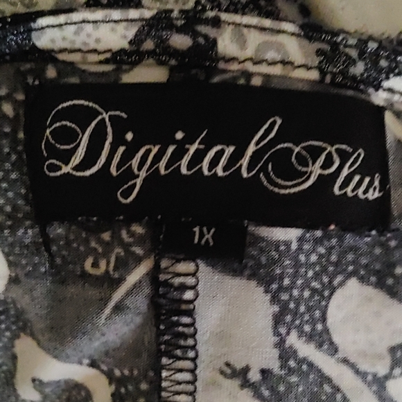 Womens size 1X animal style print sleeveless top - Picture 3 of 3